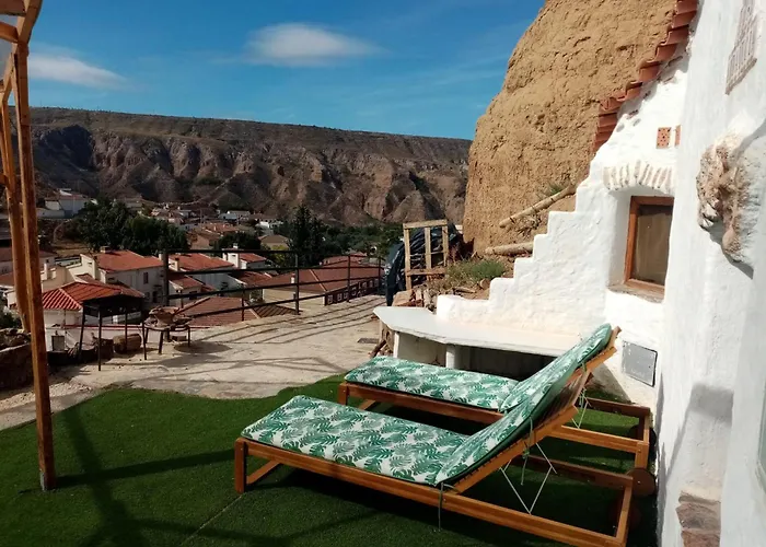 Creatively Designed Cavehouse With Jacuzzi