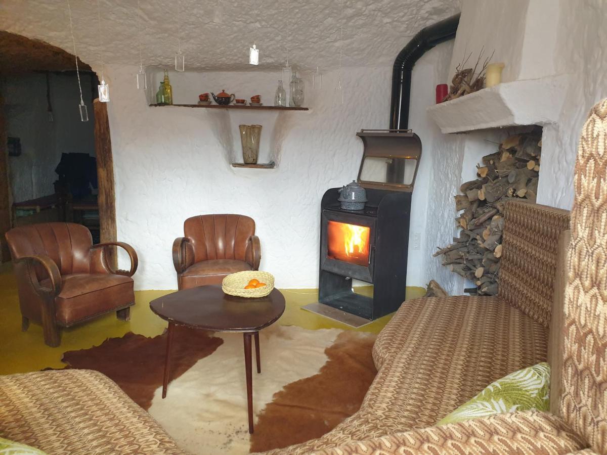 Creatively Designed Cavehouse With Jacuzzi Holiday home *