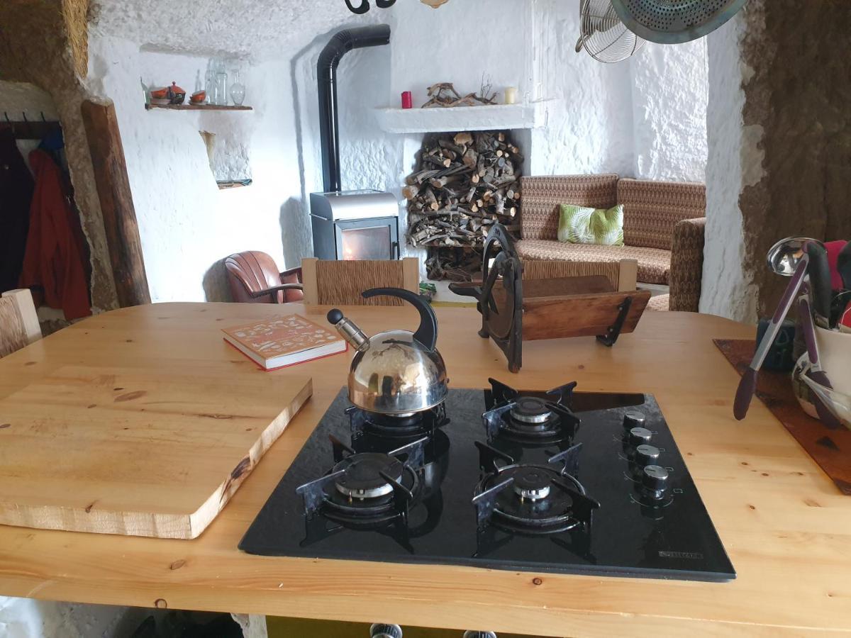 Creatively Designed Cavehouse With Jacuzzi Holiday home *