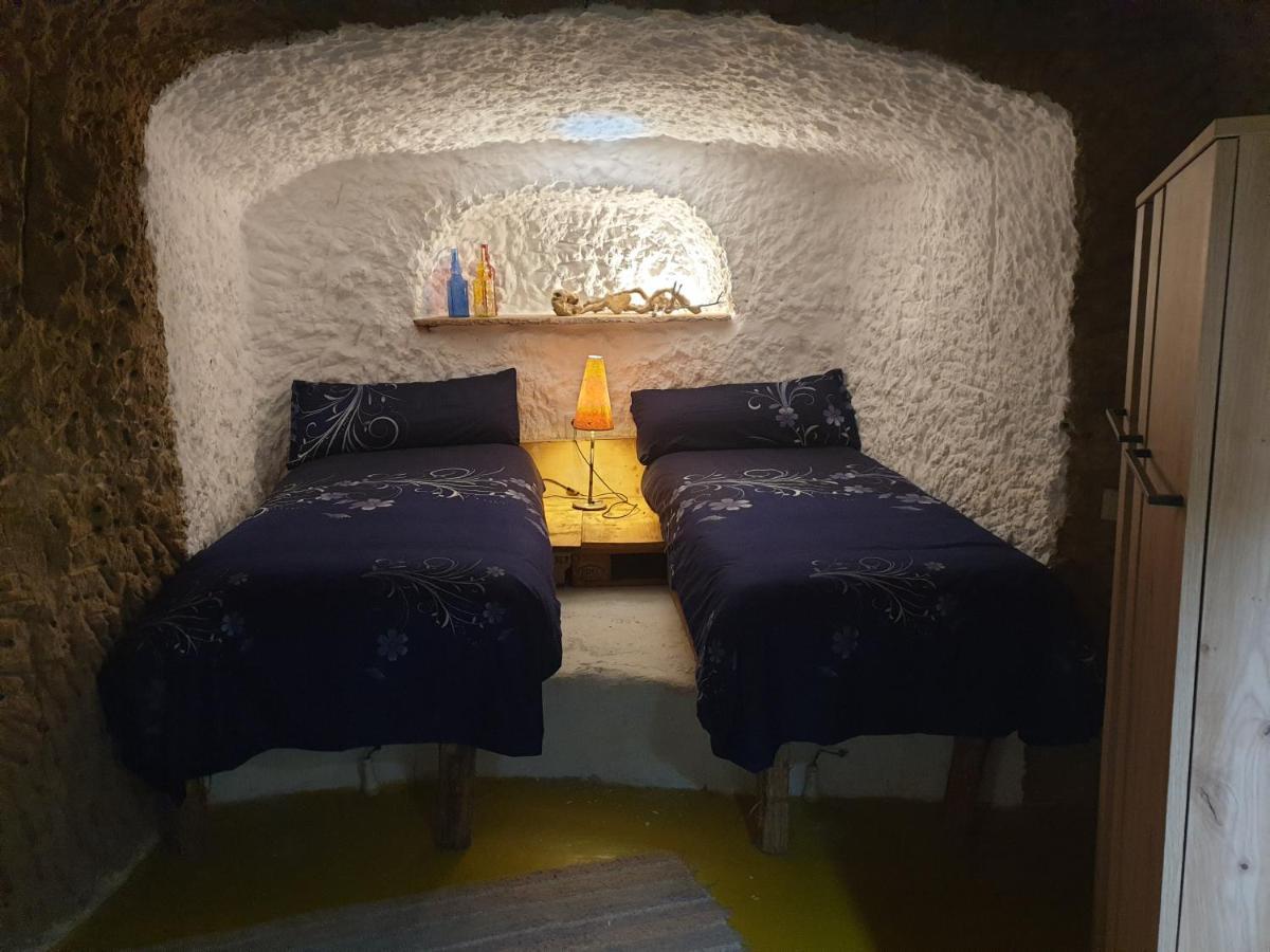 Holiday home Creatively Designed Cavehouse With Jacuzzi